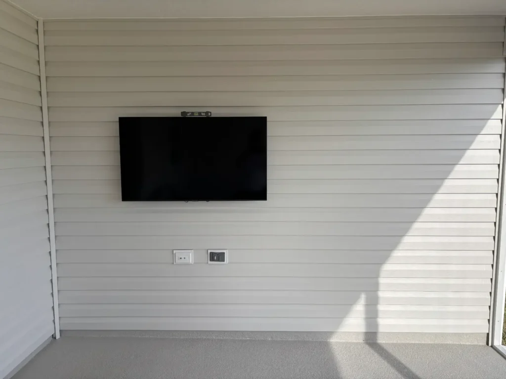 Outdoor TV mounting on lanai in Ocala Florida